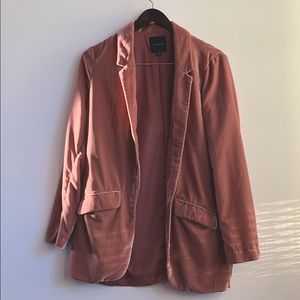 Rose gold slouchy velvet blazer from Dynamite